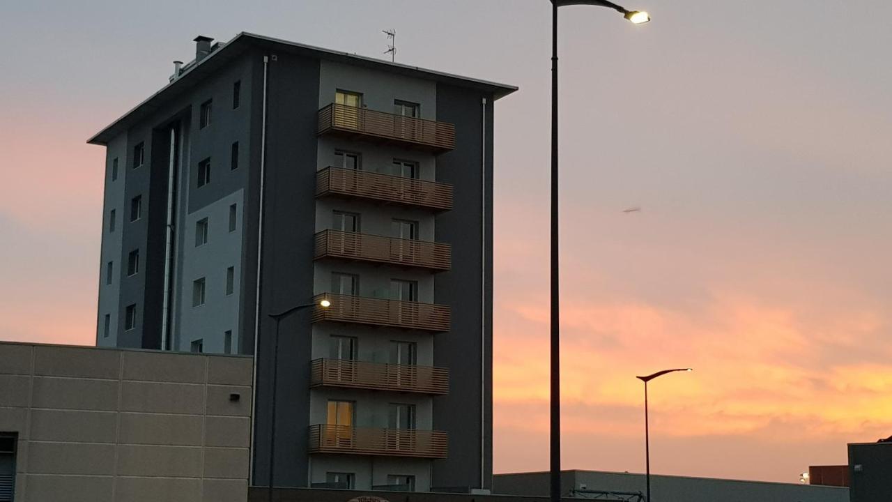 Condominio La Torre 1 Galliate Bagian luar foto